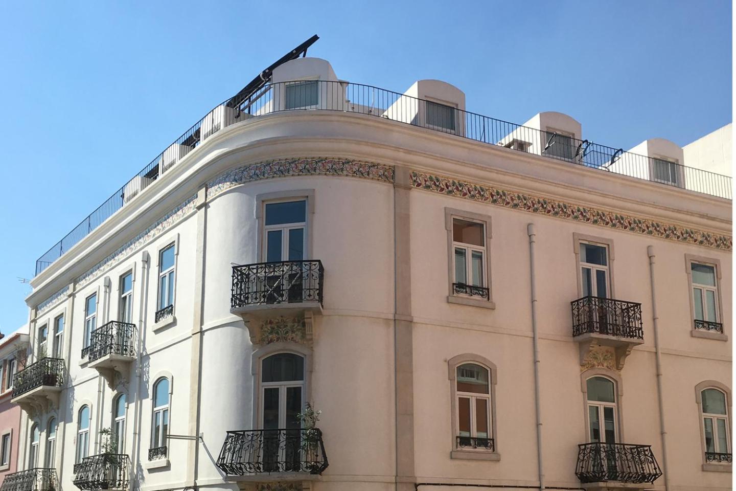 Apartment Sunny 3bdr In Graca By Lovelystay